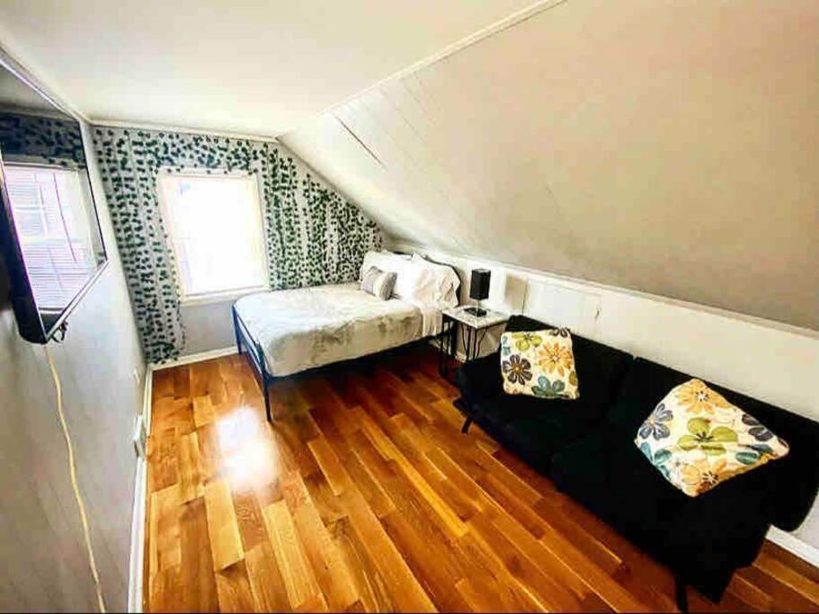 Adorable&Cozy Suburban Home Mins From Dwtn/Airport 로체스터 외부 사진